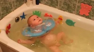 Как правильно купать ребенка в 5 месяцев