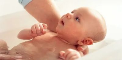 Нужно ли кипятить воду для купания новорожденного
