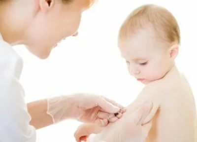 Можно ли купать ребенка после вакцинации